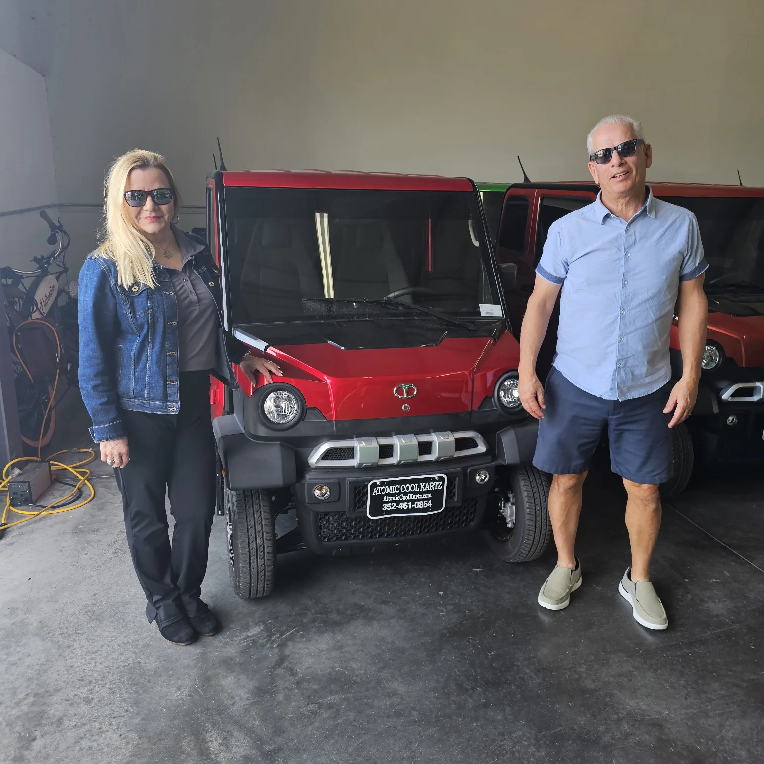 Couple enjoying their Atomic Coupe